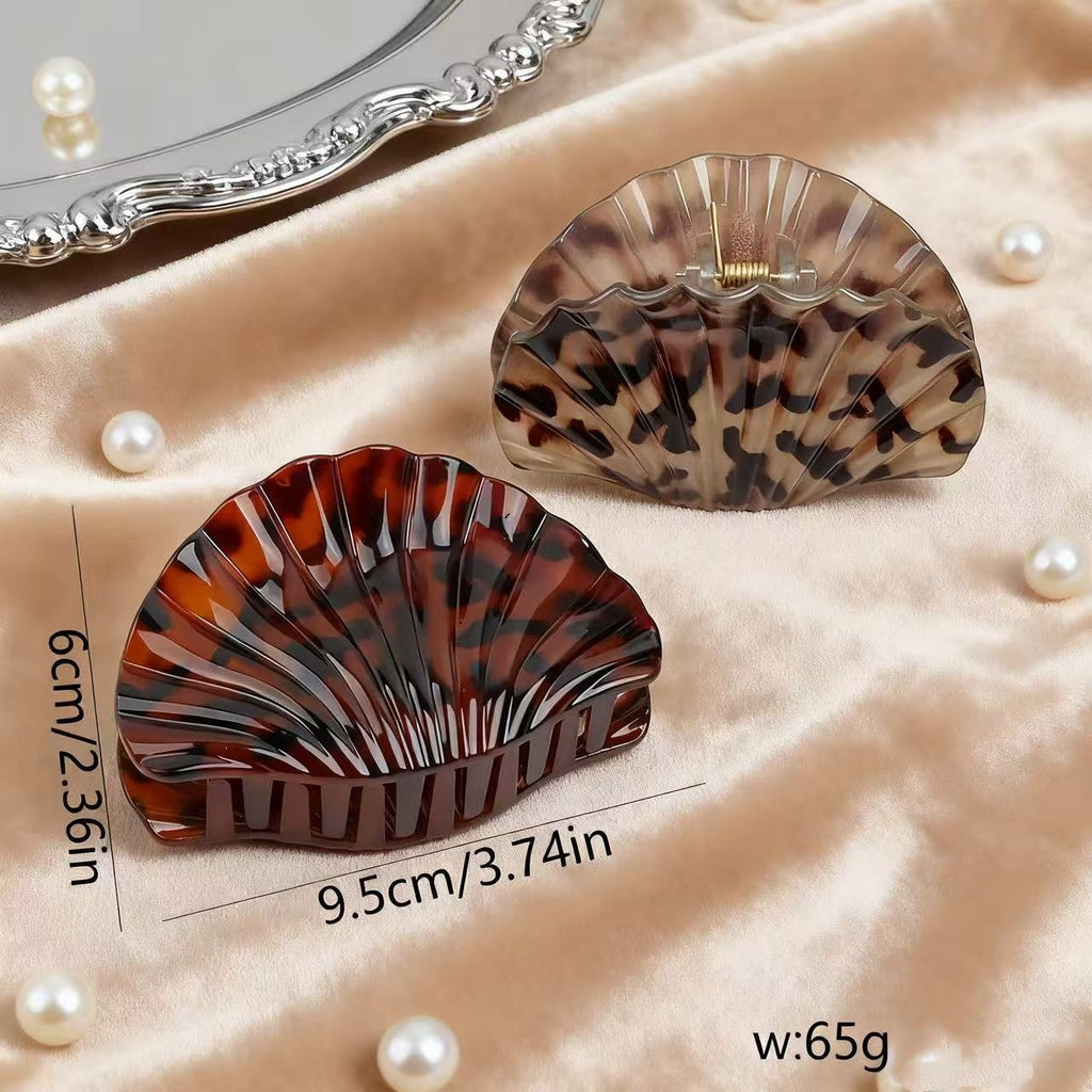 Scalloped Shell Claw Hair Clip - view 2