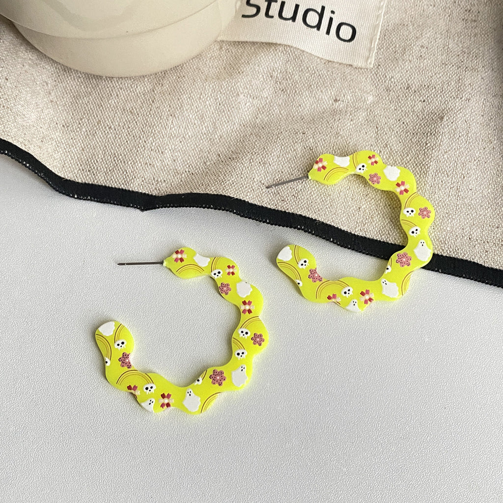 Halloween Skull C Shaped Hoop Earrings - Yellow