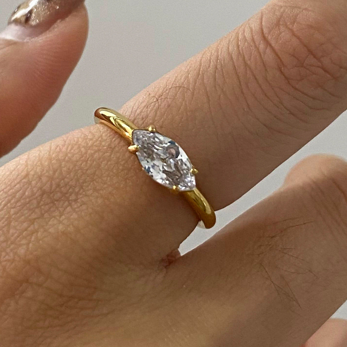 Twisted Marquise Stone Stacking Ring Set - Gold - 5