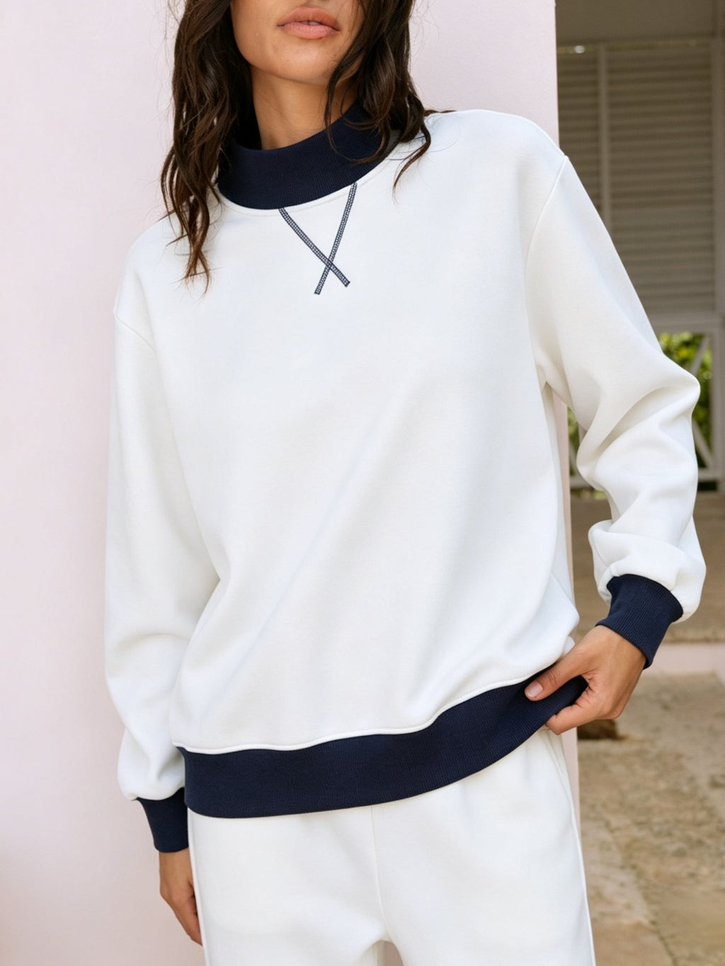 Contrast Trim Mock Neck Sweatshirt - White - 10