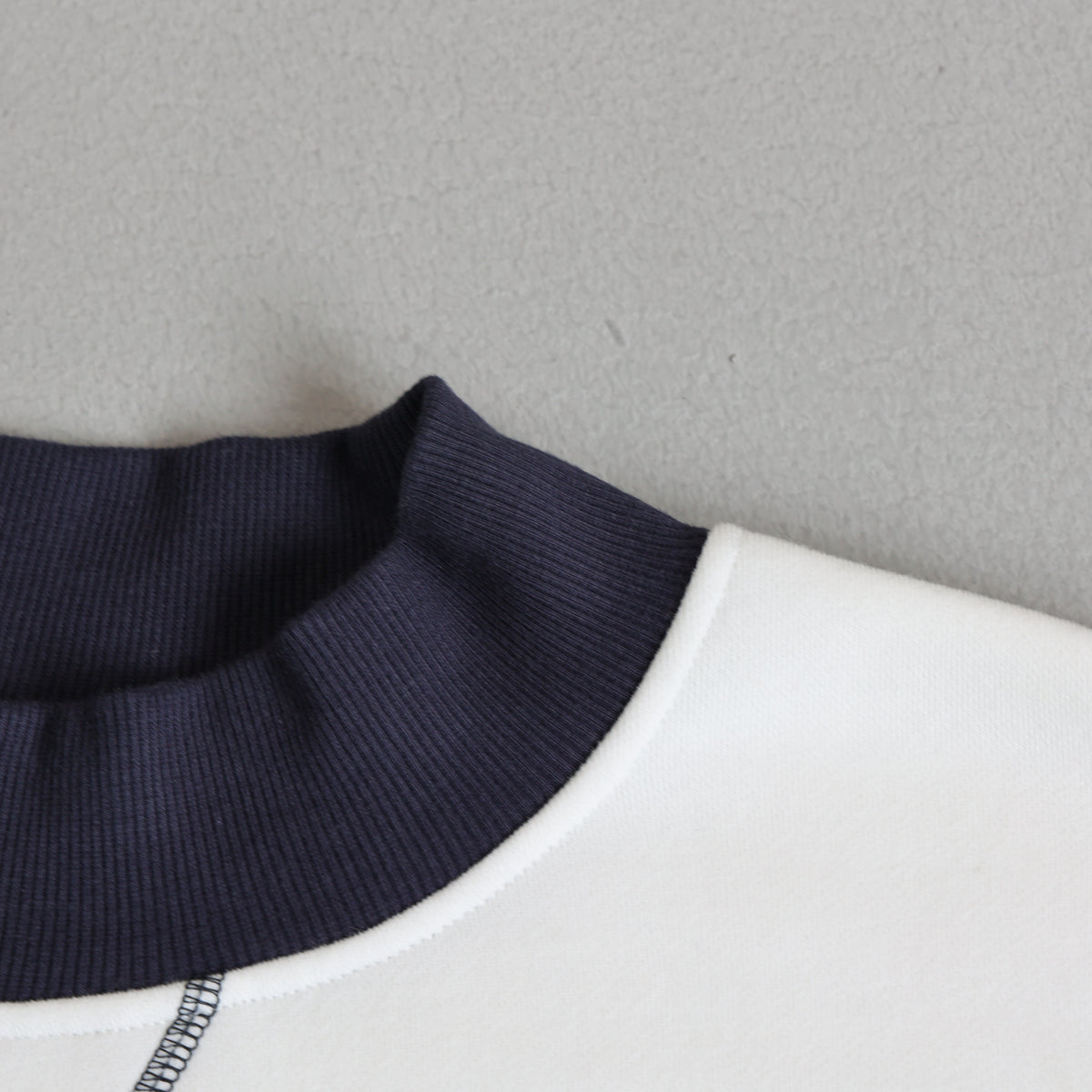 Contrast Trim Mock Neck Sweatshirt - White - 3