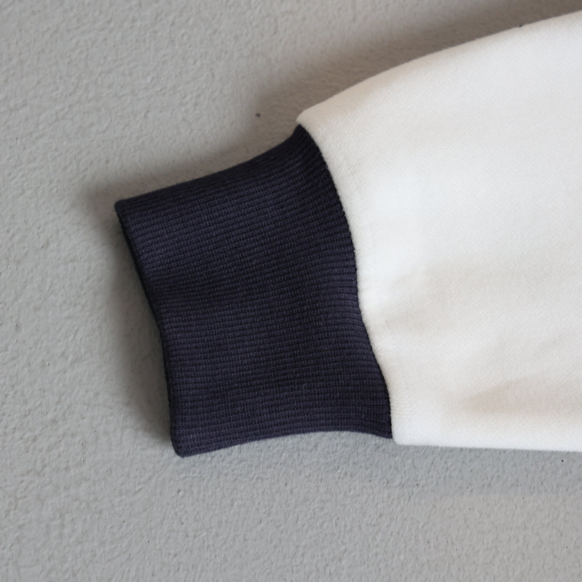 Contrast Trim Mock Neck Sweatshirt - White - 9