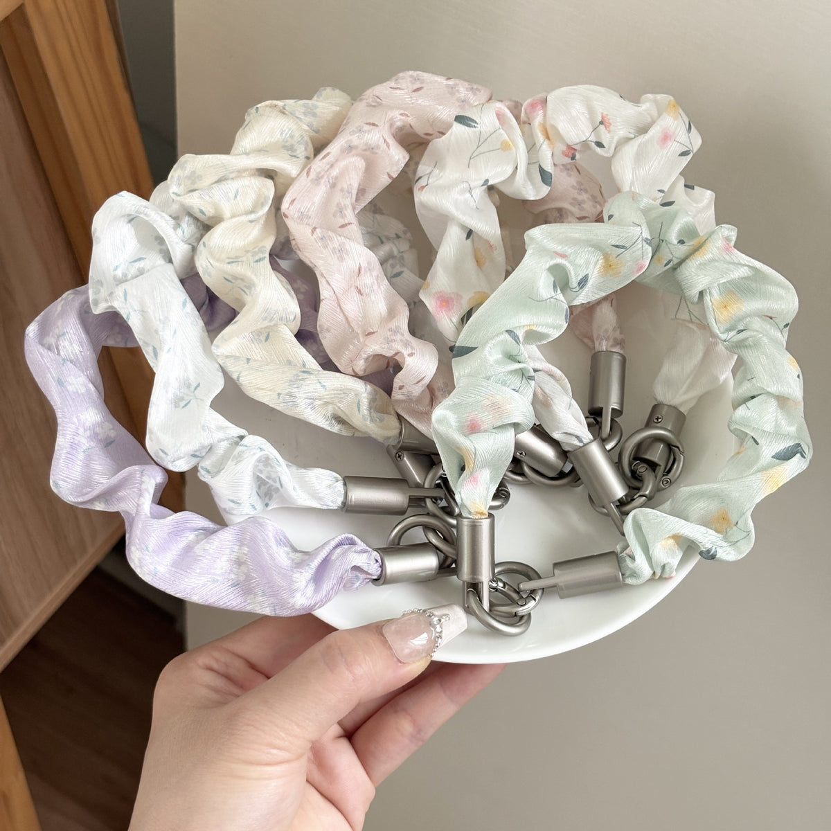 Ditsy Floral Scrunchie Phone Lanyard Strap - Green - 2