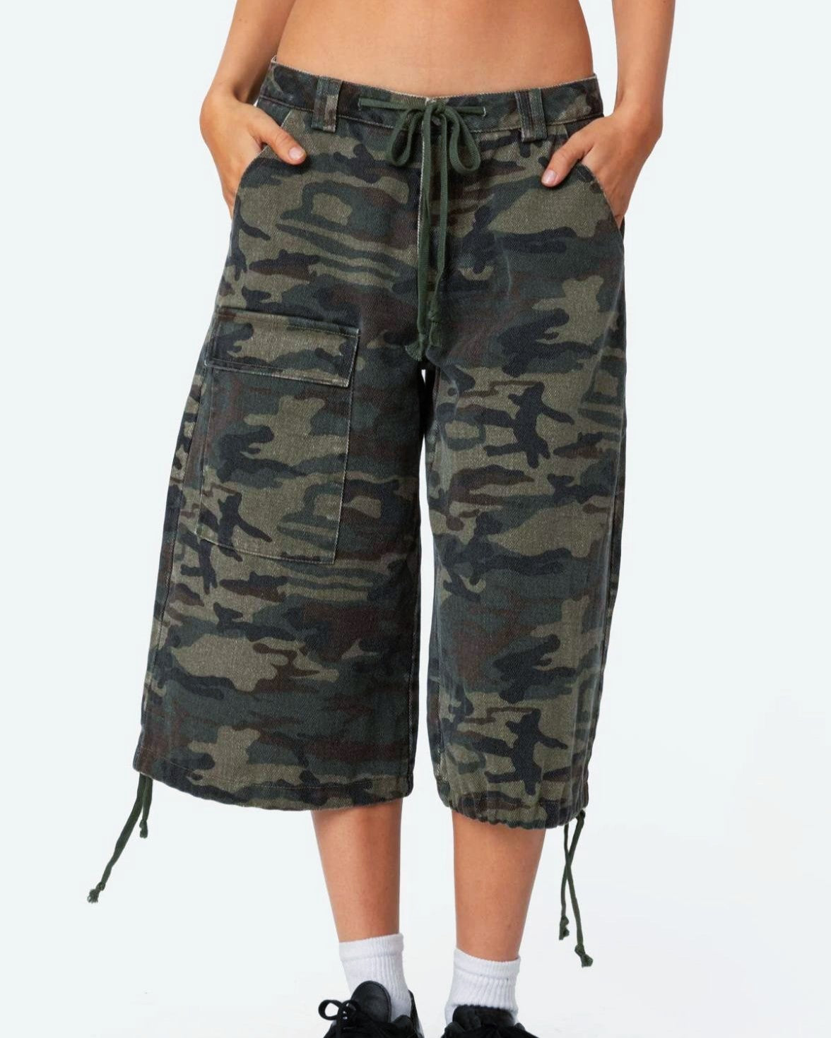 Low Rise Camo Cargo Capri Pants - Color