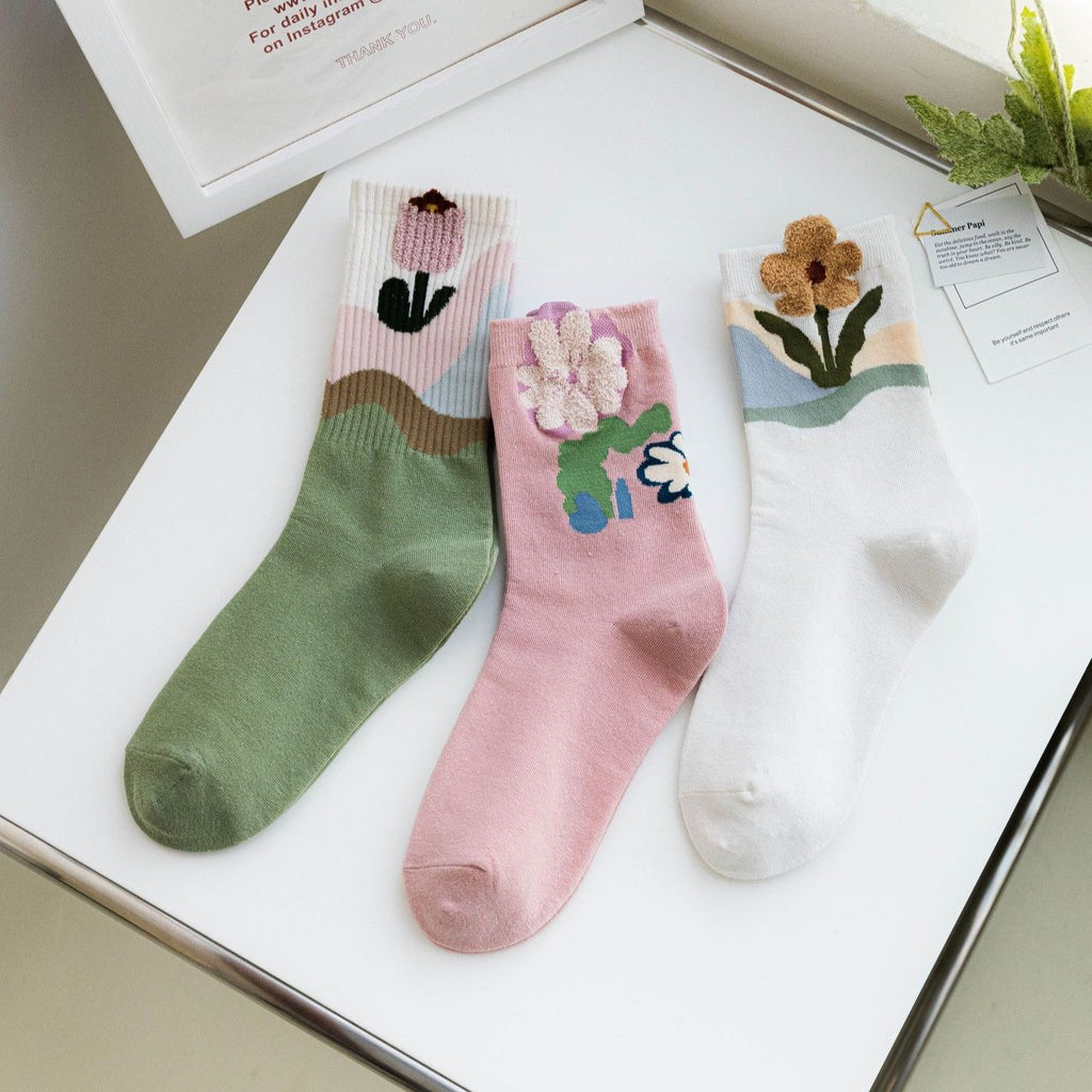 Textured Flower Applique Crew Socks
