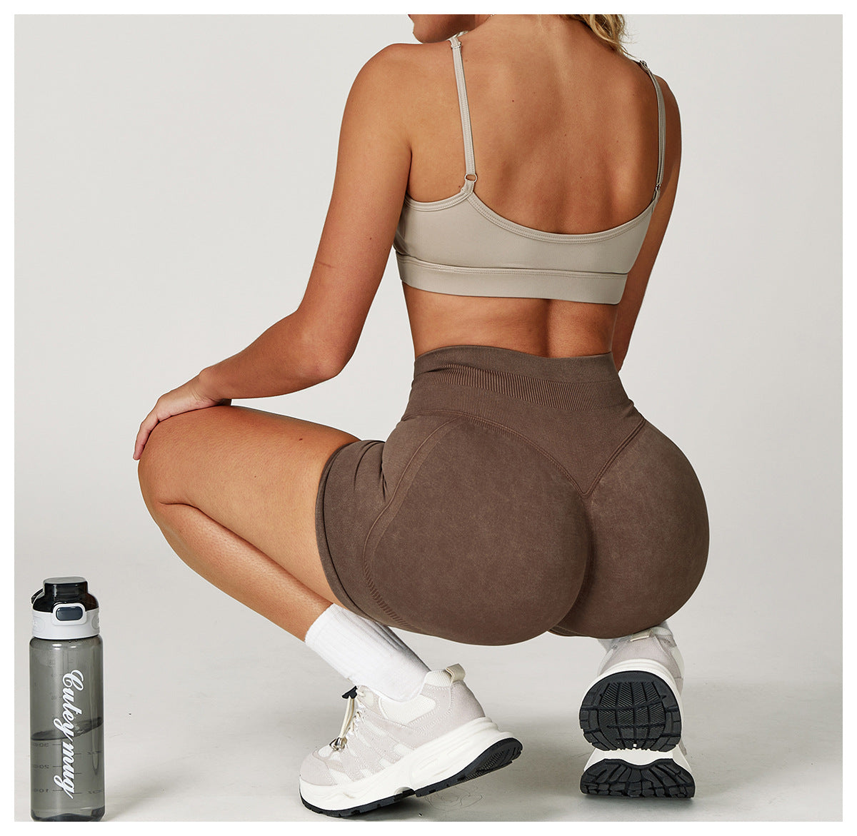 High-Waist Seamless Scrunch-Butt Washed Bike Shorts - Brown - 2