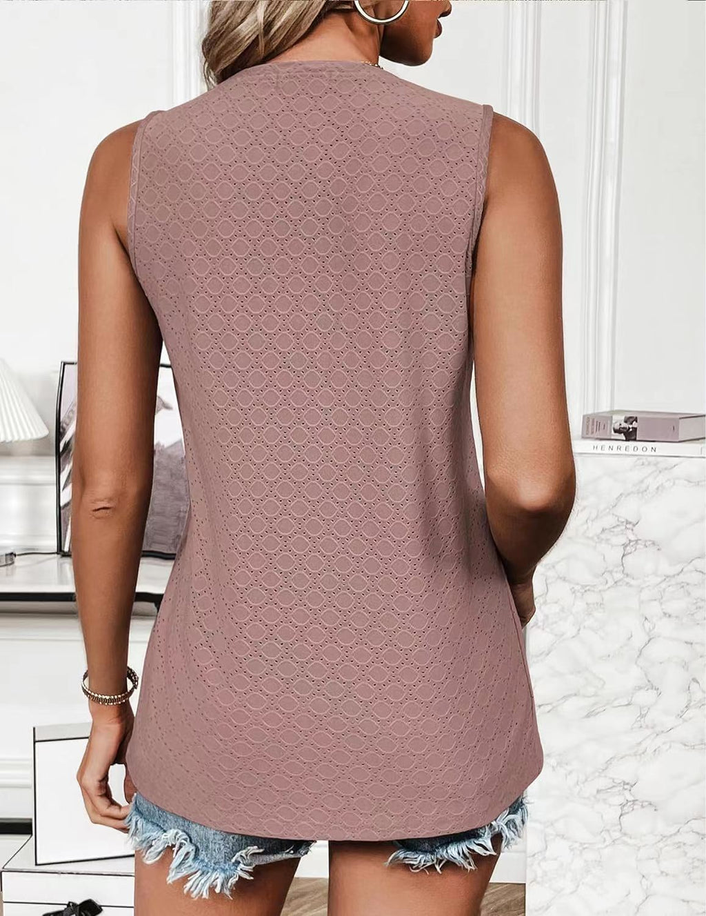 Eyelet Texture Round Neck Sleeveless Tank - Pink - 1