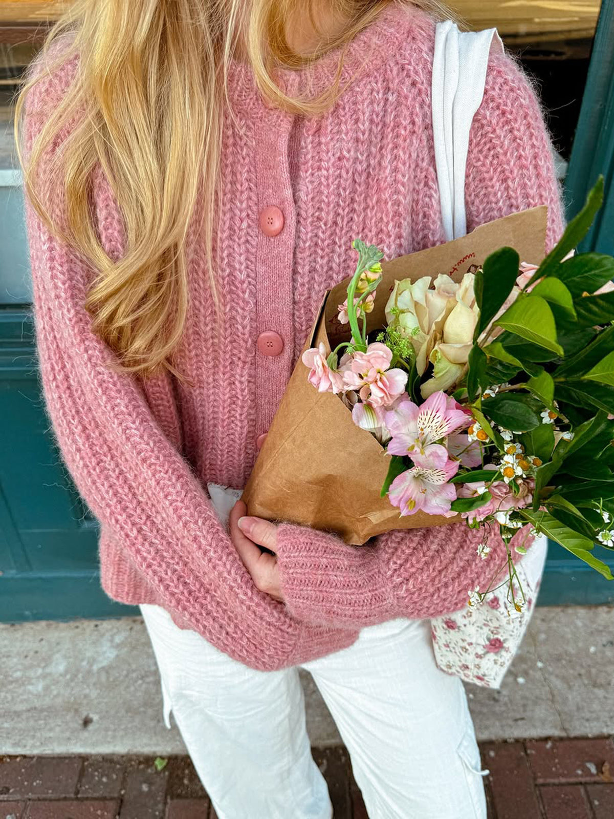 Chunky Ribbed Crew Neck Button Cardigan - Pink