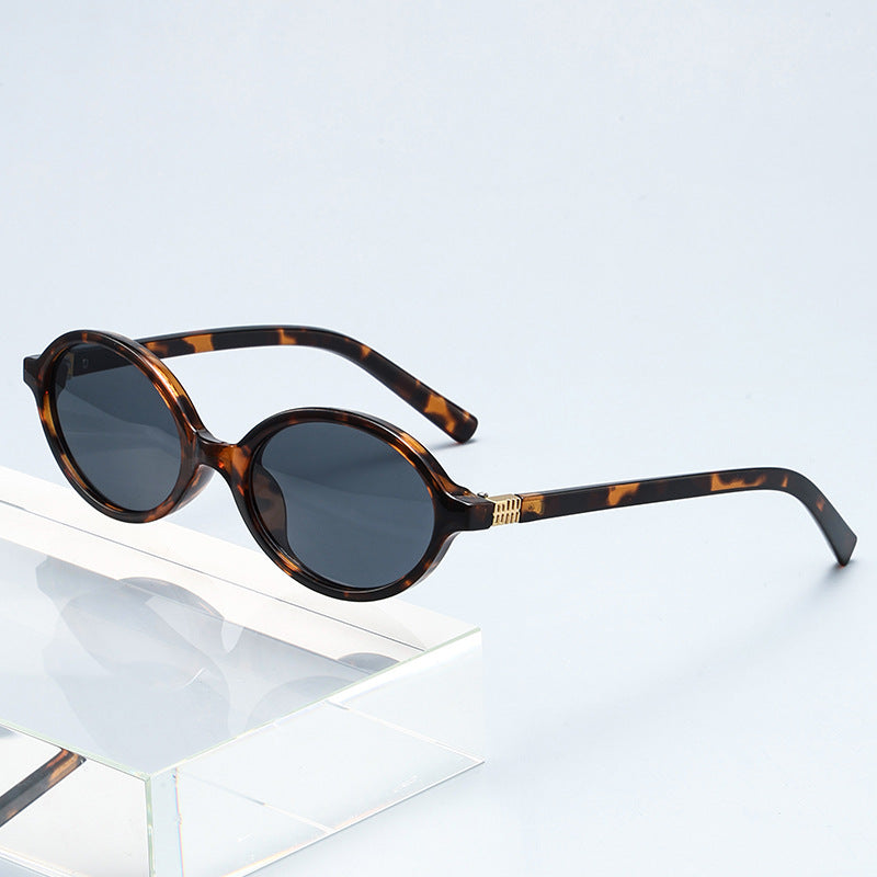 Retro Narrow Oval Sunglasses With Slim Temples - Color_04