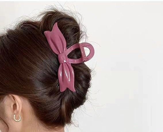 Oversized Bow Shaped Hair Claw Clip - view 4