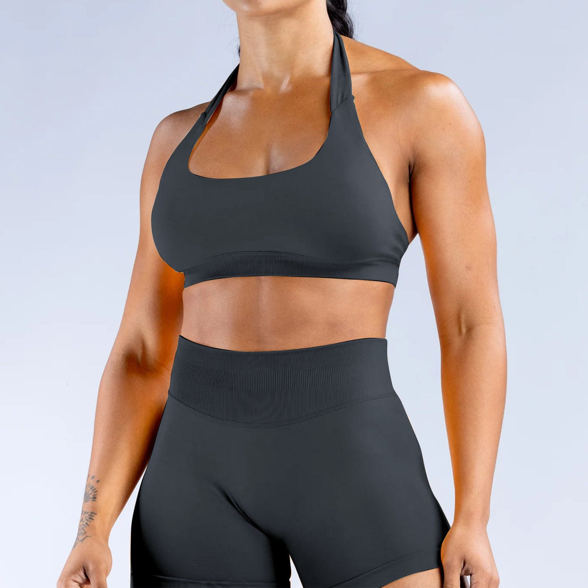Seamless Matte Halter Scoop Neck Gym Sports Bra - Charcoal