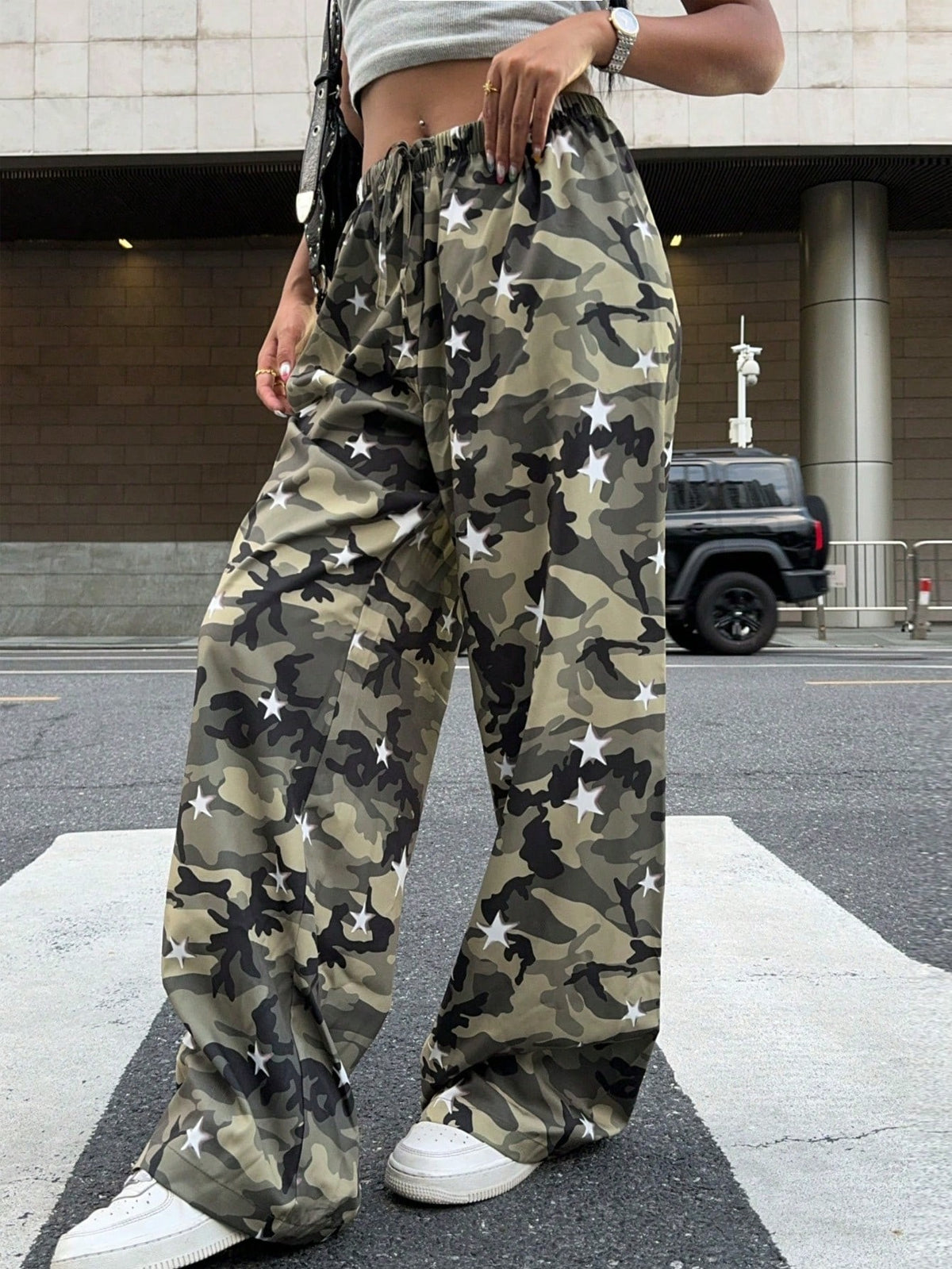 Low Rise Star Camo Wide Leg Pants - ArmyGreen