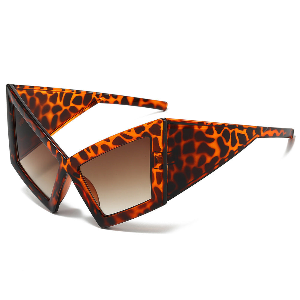 Angular Cat Eye Sunglasses With Chunky Frames - Leopard