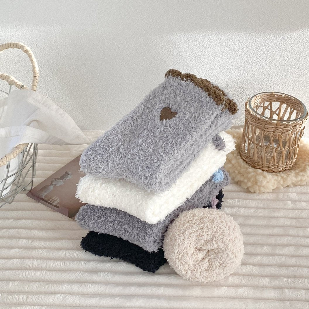Fuzzy Heart Embroidered Ruffle Cuff Crew Socks - White - 5