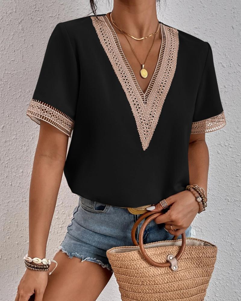 Crochet Trim V-Neck Short Sleeve Tee - black