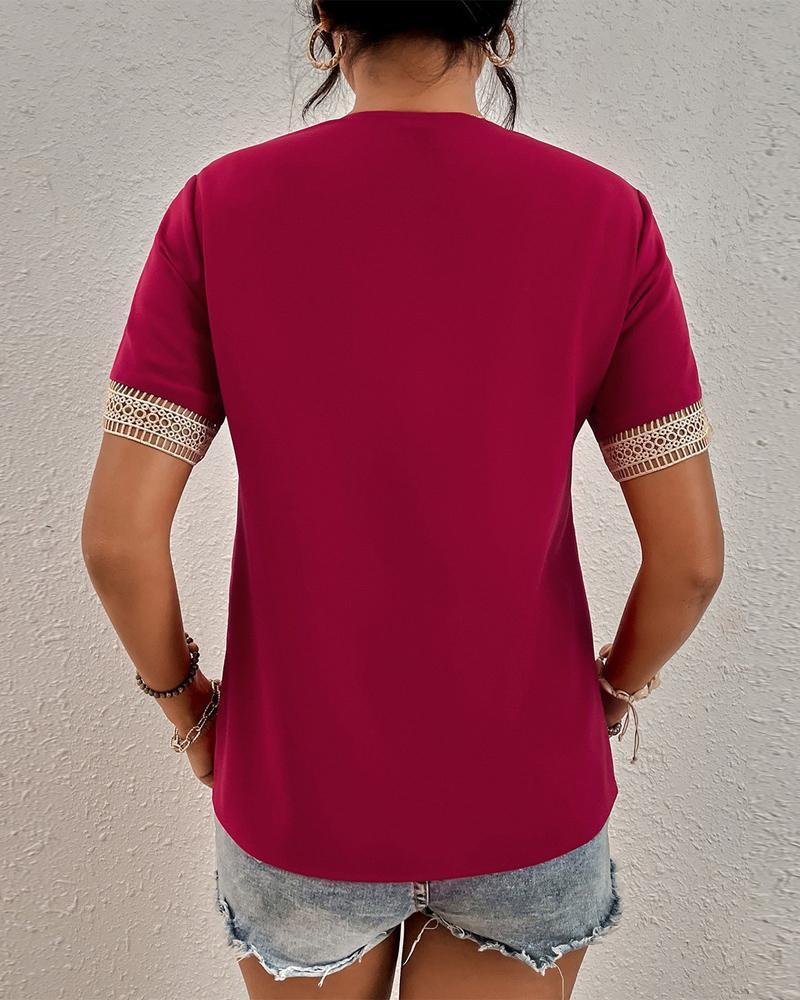 Crochet Trim V-Neck Short Sleeve Tee