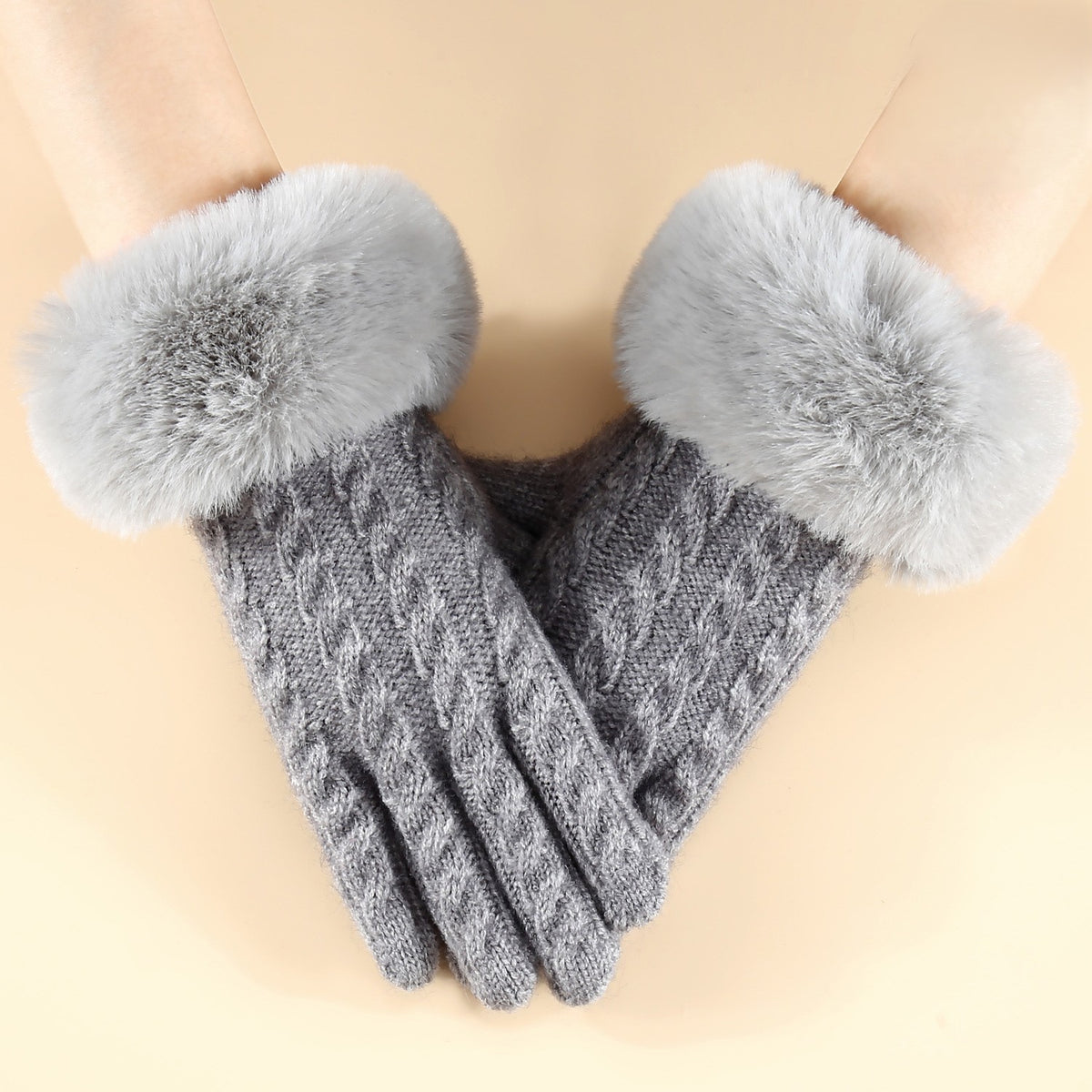 Fluffy Cuff Cable Knit Winter Gloves - Gray