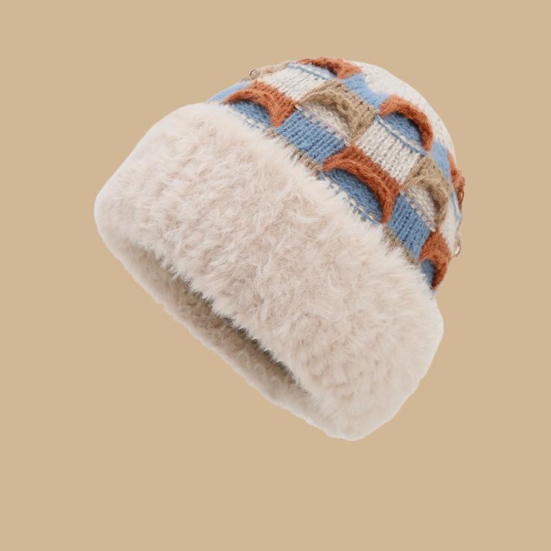 Checkered Knit Hat With Plush Faux Fur Cuff - Beige