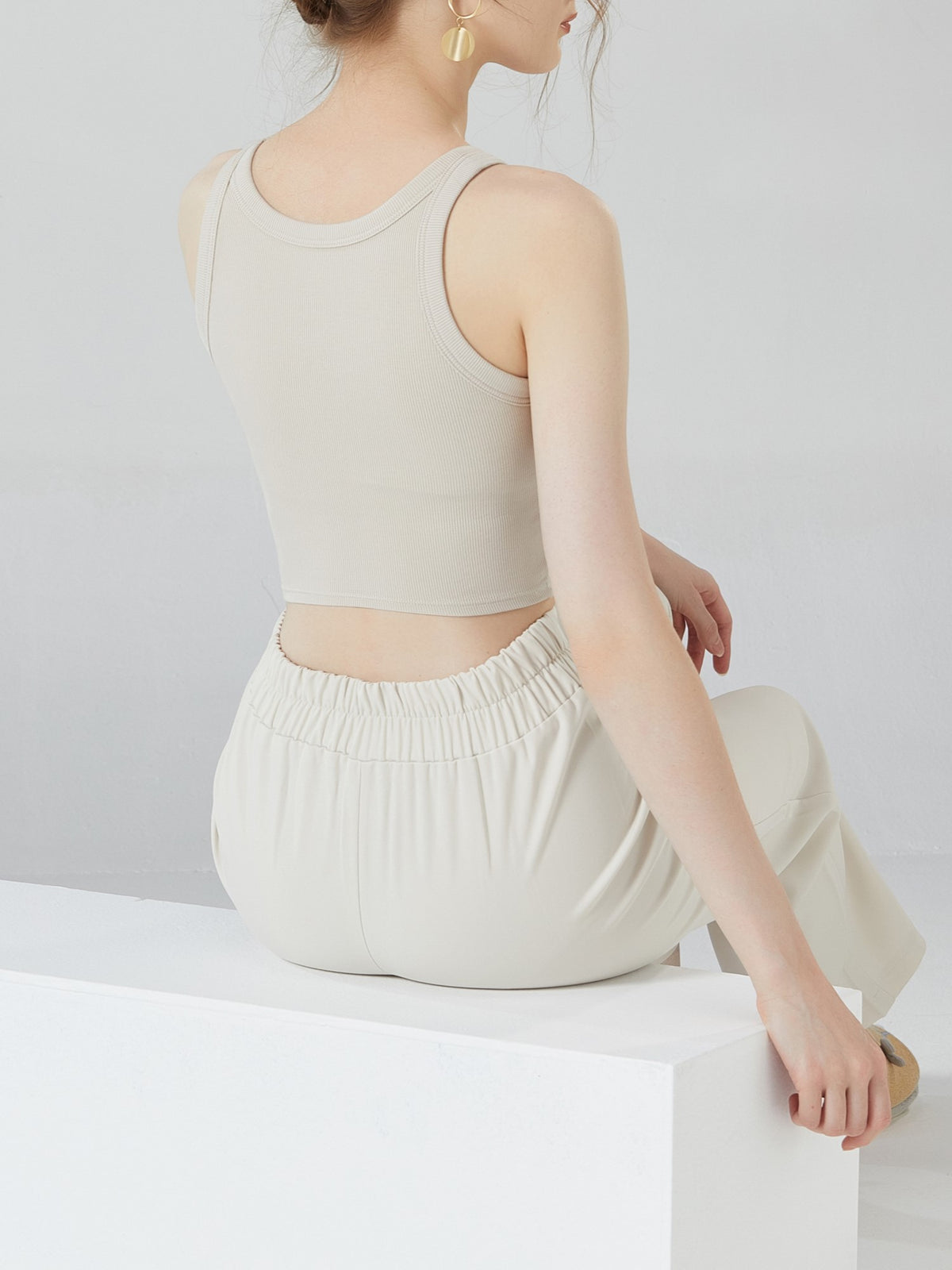 Round Neck Ribbed Crop Tank With Bra Cups - Tan - 8