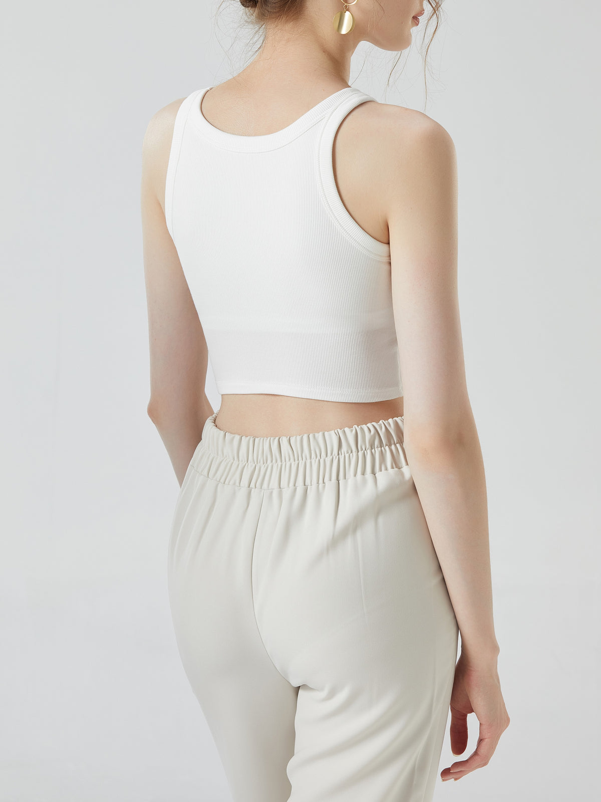 Round Neck Ribbed Crop Tank With Bra Cups - White - 2