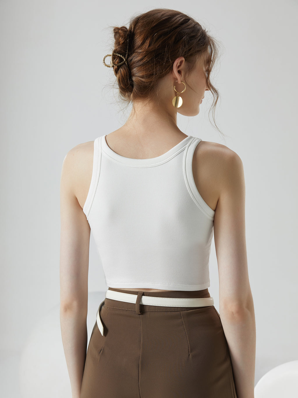 Round Neck Ribbed Crop Tank With Bra Cups - White - 5