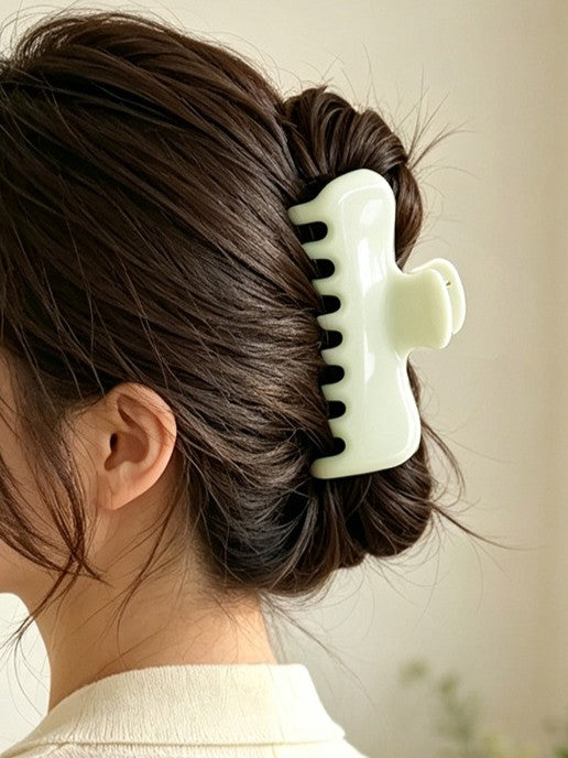 Minimalist Rectangle Claw Hair Clip for Easy Updos - Green