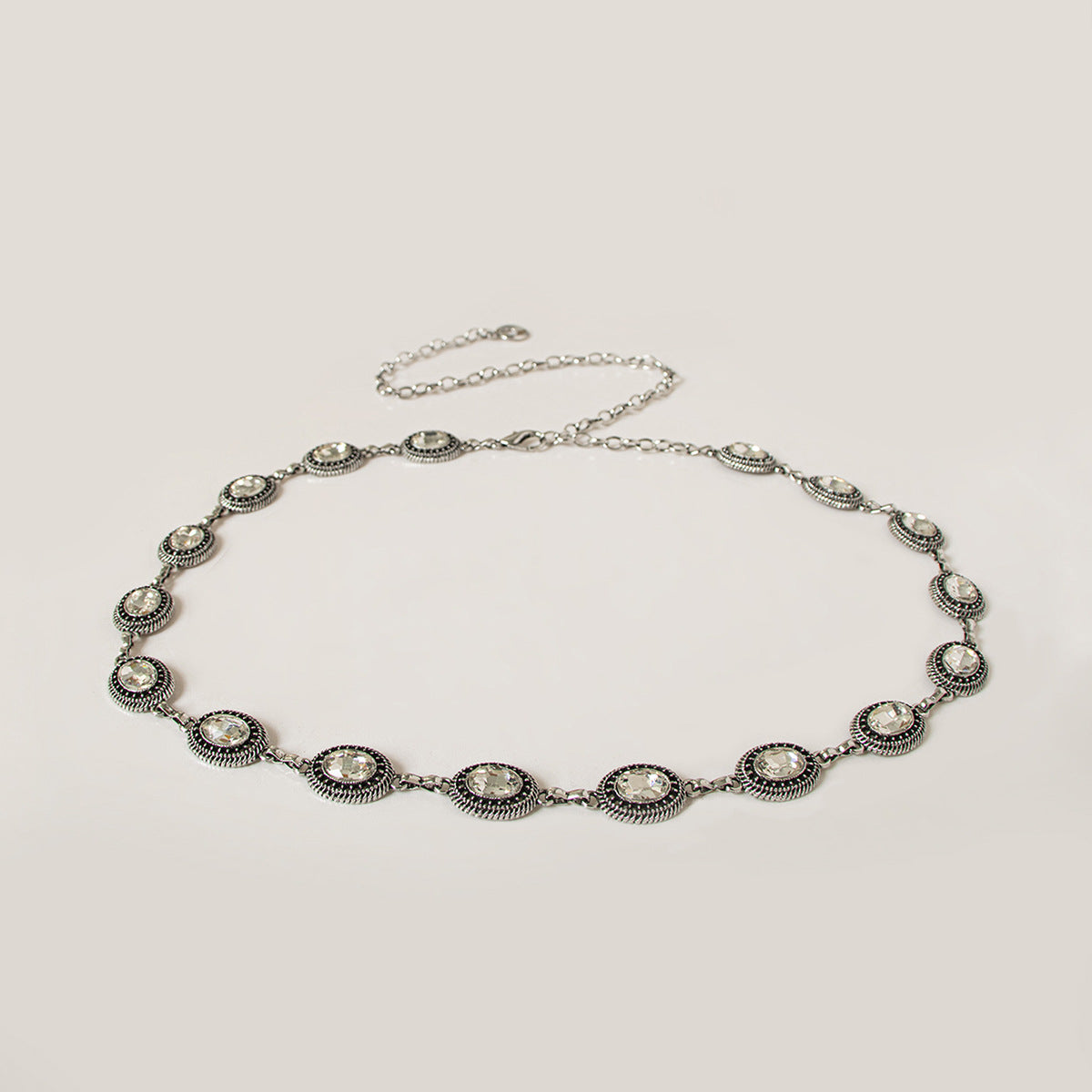 Vintage Oval Crystal Medallion Chain Belt - Silvery