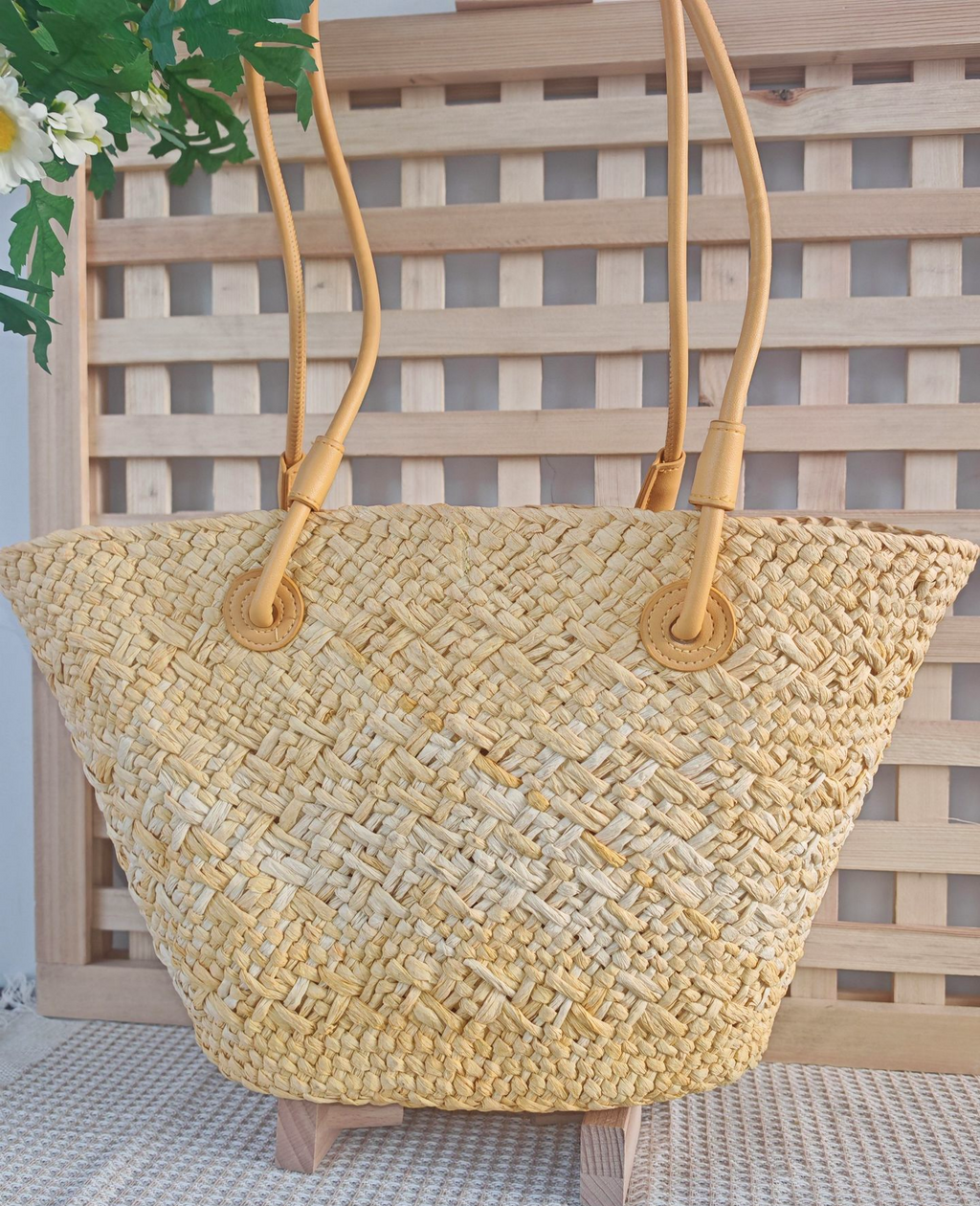 Ombre Woven Straw Basket Tote Bag - Yellow