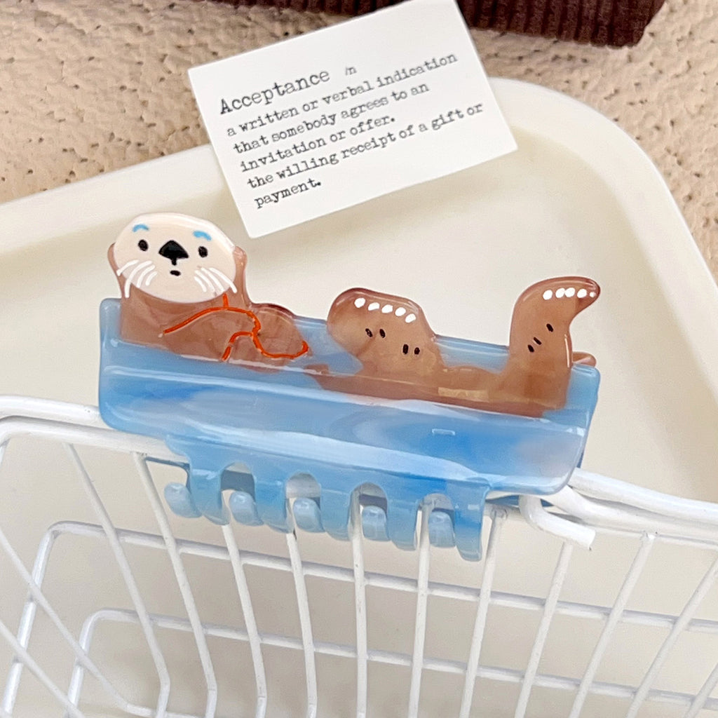 Cute Animal Shaped Acetate Claw Clip - Otter