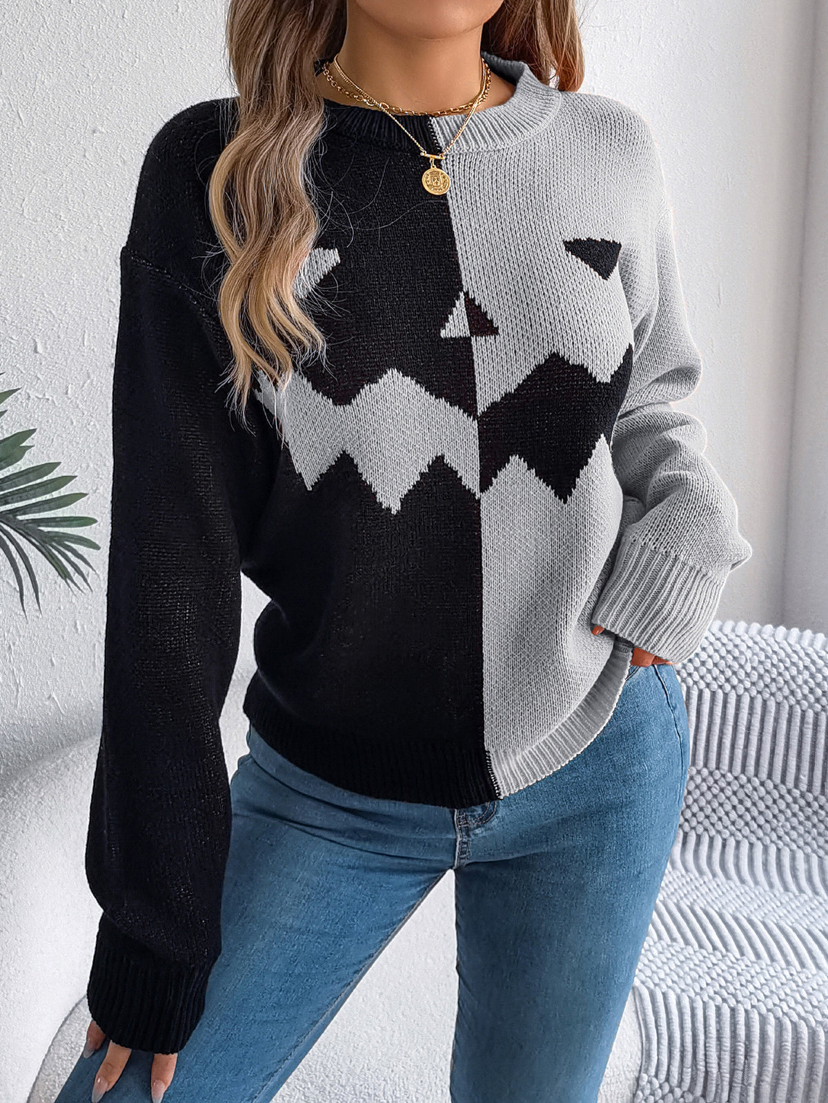 Split Contrast Carved Face Halloween Knit Sweater - Grey