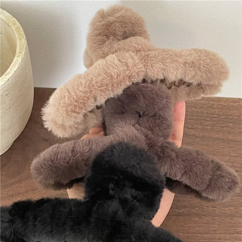 Oversized Plush Knot Hair Claw Clip