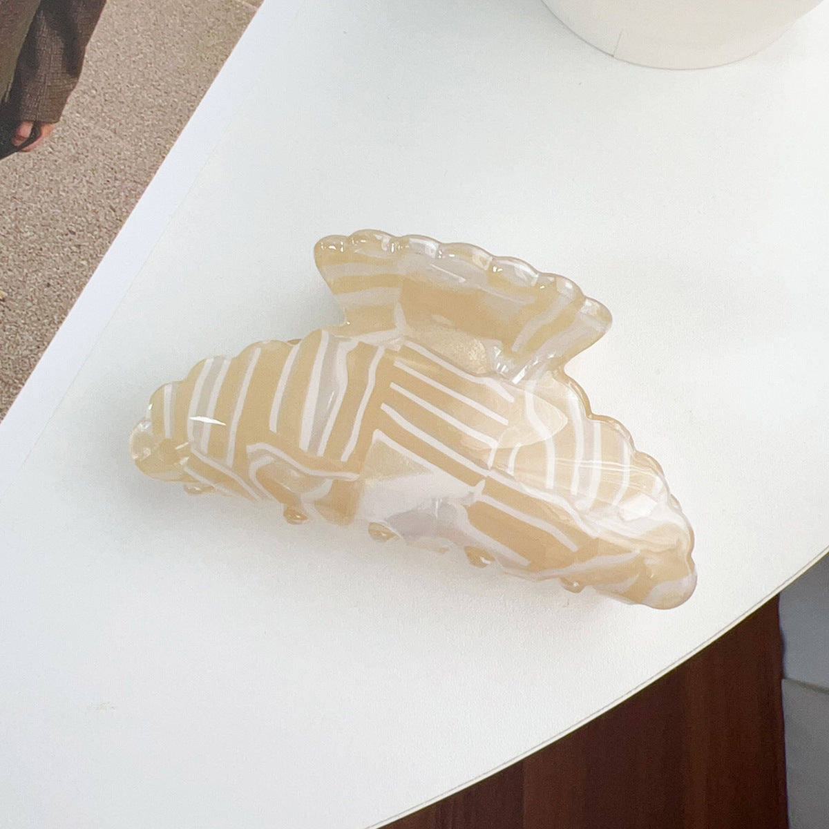 Ruffled Petal Edge Claw Hair Clip - Off_White