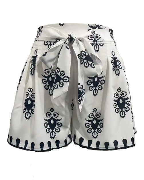 Boho Medallion Print Tie Waist Shorts - White_B - 1