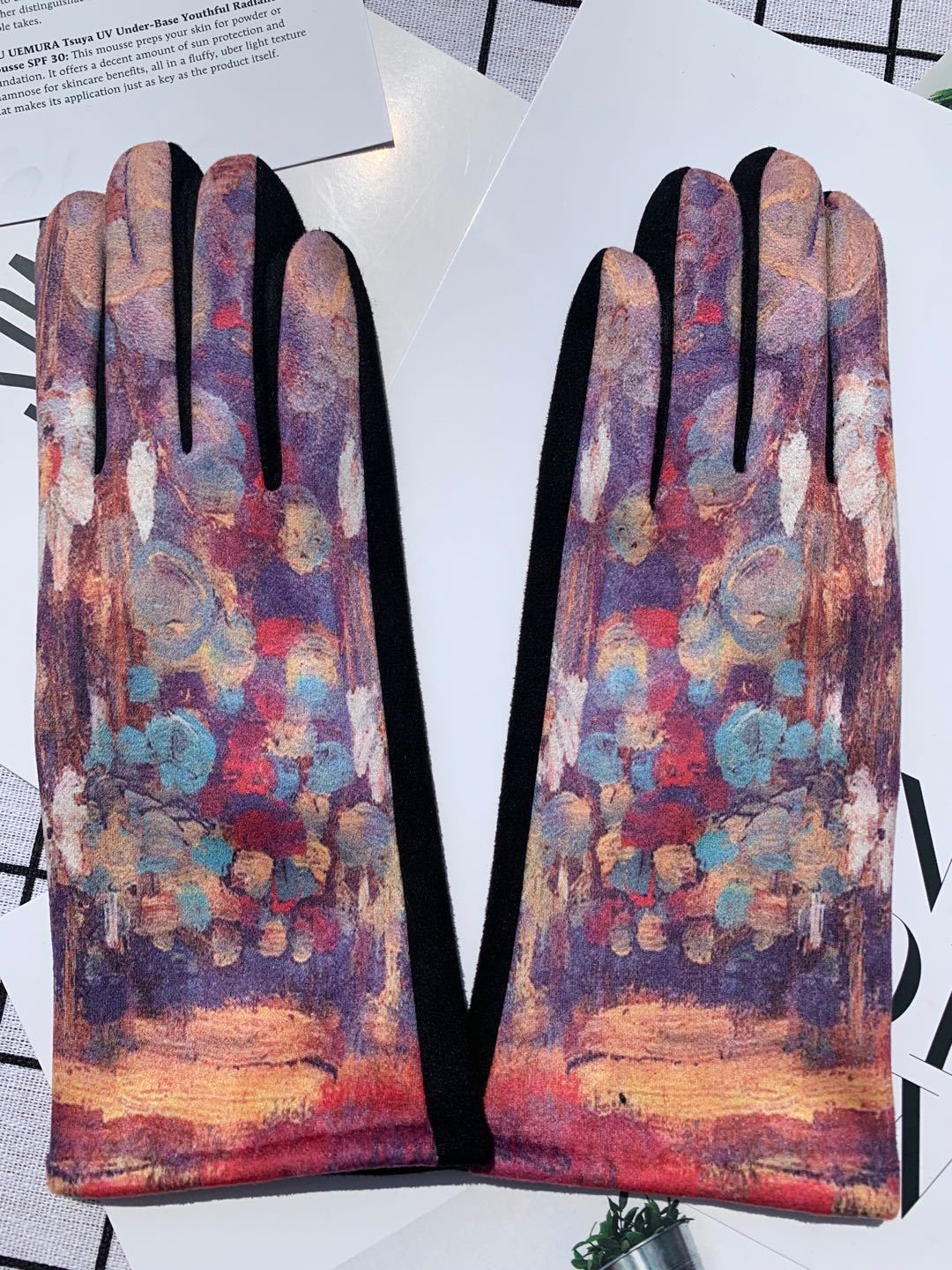 Classic Painting Print Touchscreen Gloves - Color_9