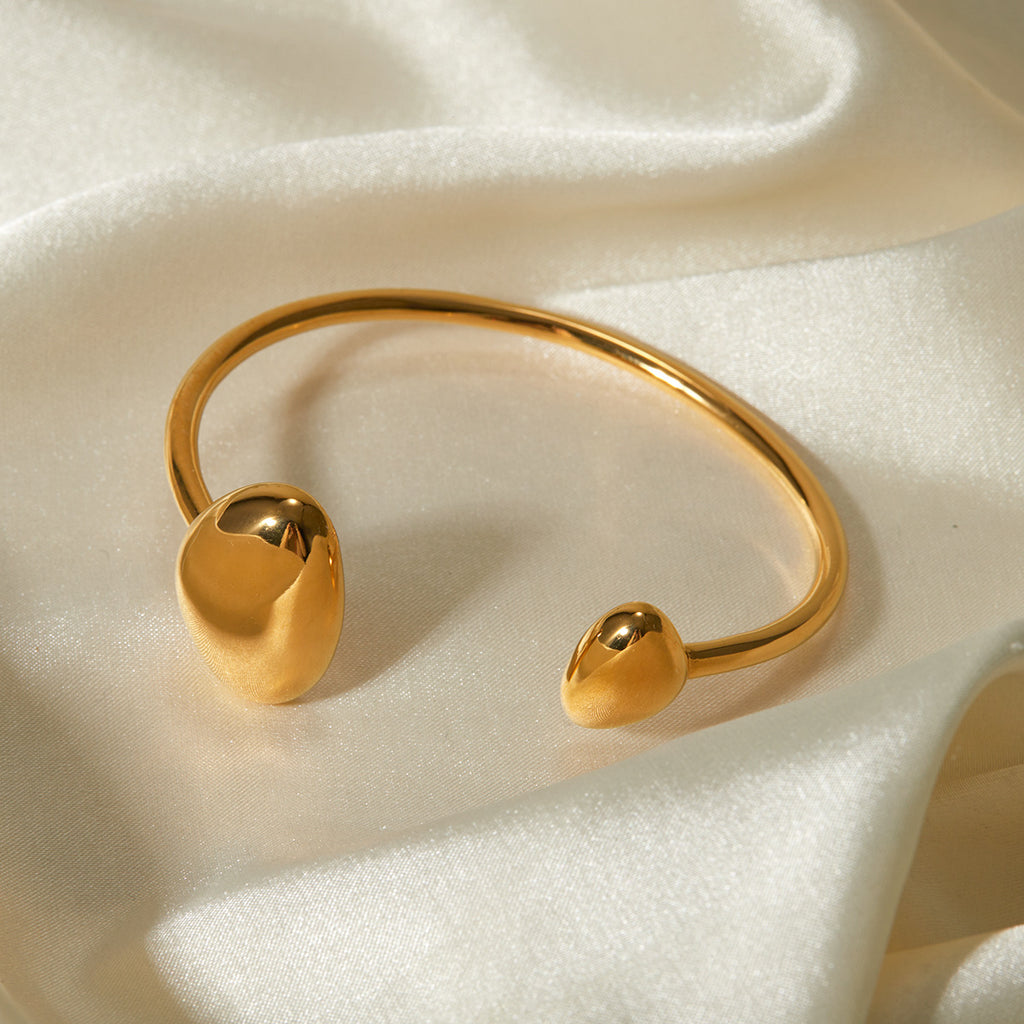 Pebble Terminal Thin Wire Cuff Bracelet - Gold