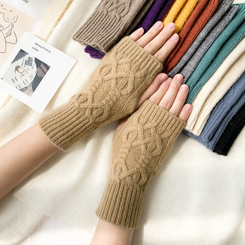 Short Cable Knit Fingerless Gloves - Color_06