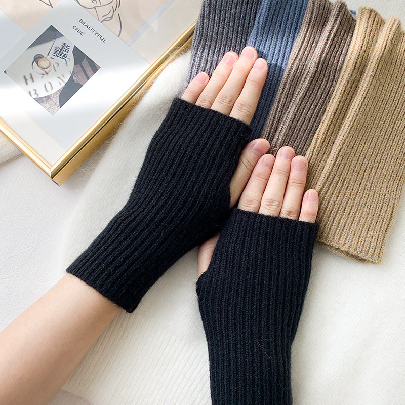 Short Cable Knit Fingerless Gloves - Color_09