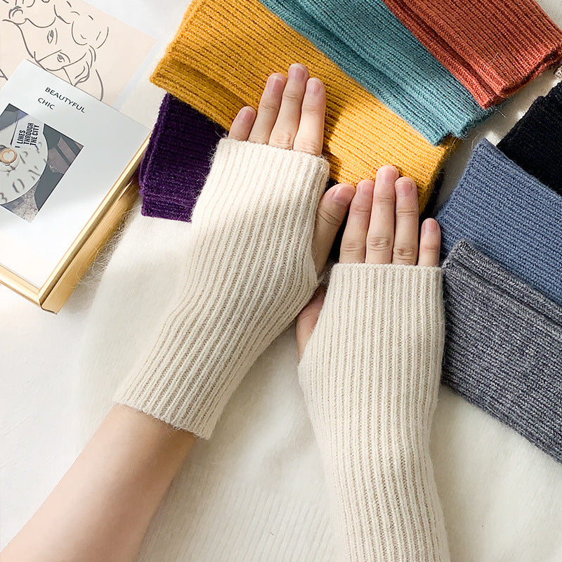 Short Cable Knit Fingerless Gloves - Color_10