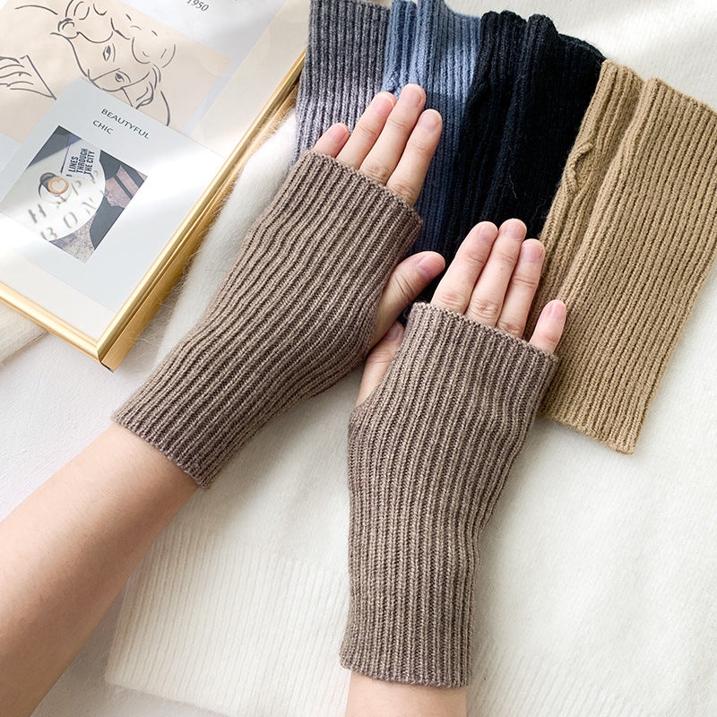 Short Cable Knit Fingerless Gloves - Color_12