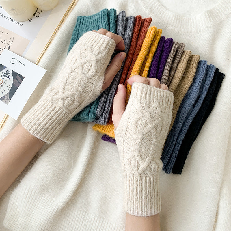 Short Cable Knit Fingerless Gloves