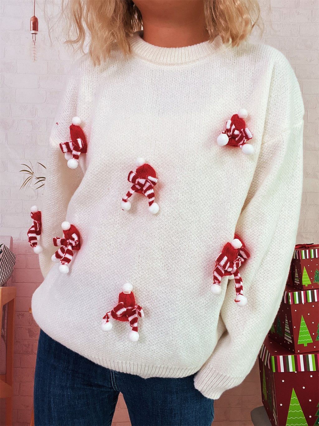 Mini Scarf Applique Crewneck Knit Sweater - White - 9