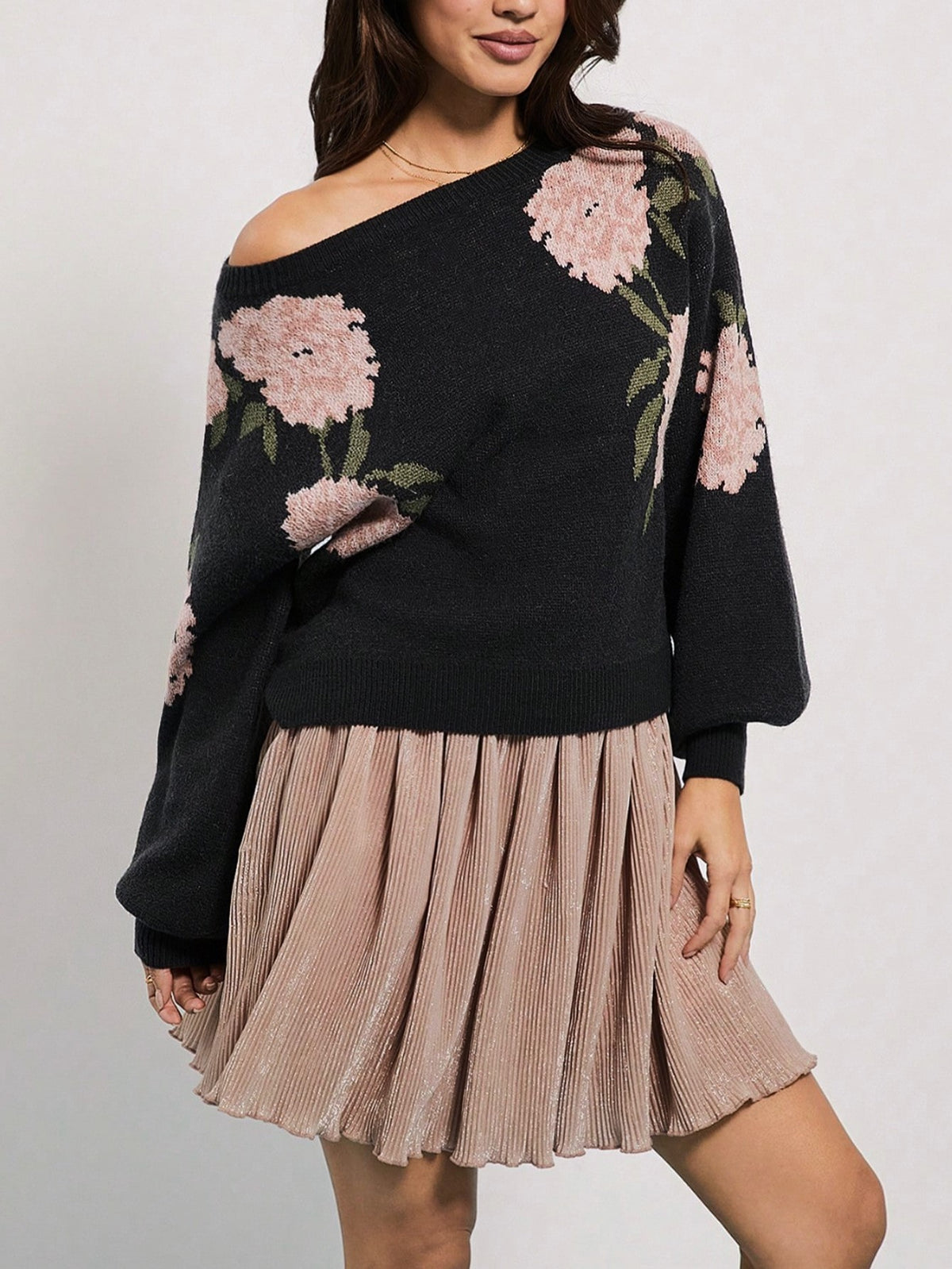 Rose Jacquard Slouchy Cropped Knit Sweater - Black
