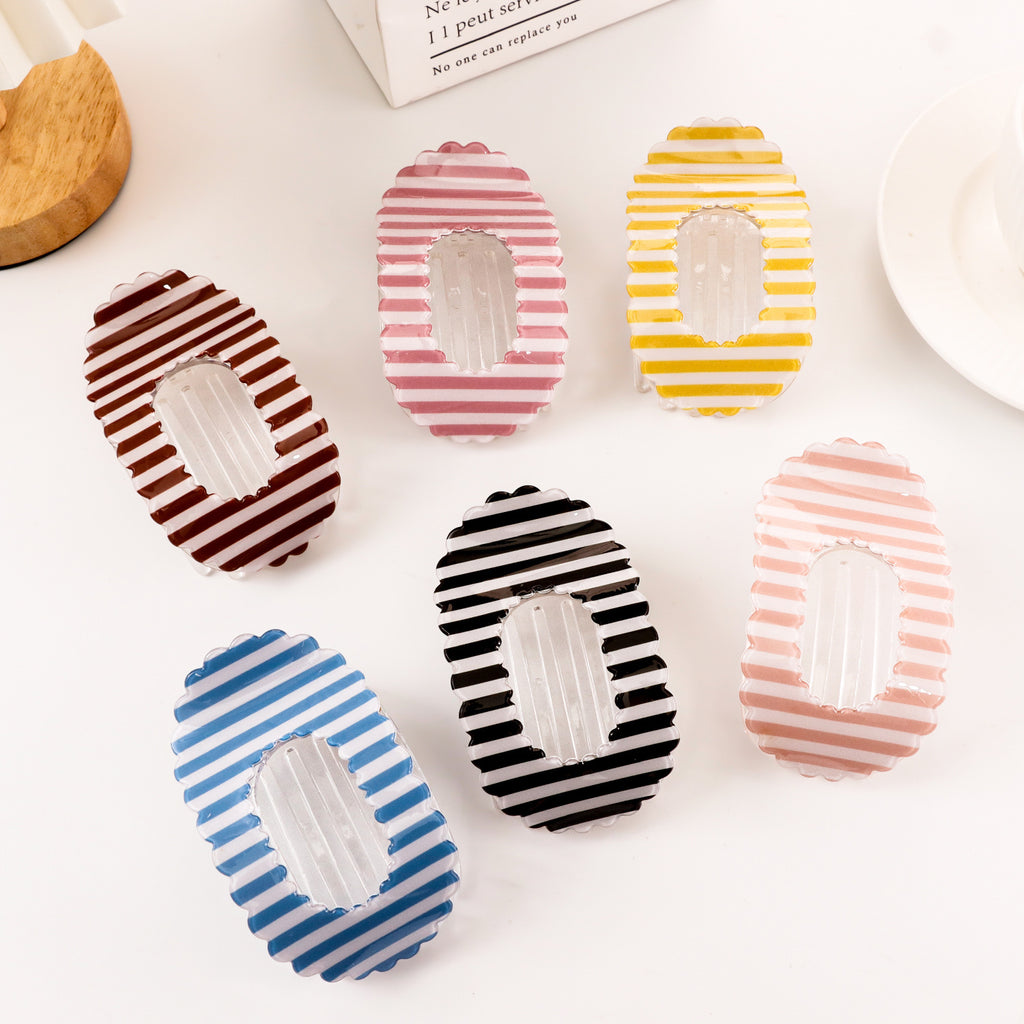 Oversized Hair Claw Clip With Open Center - view 2