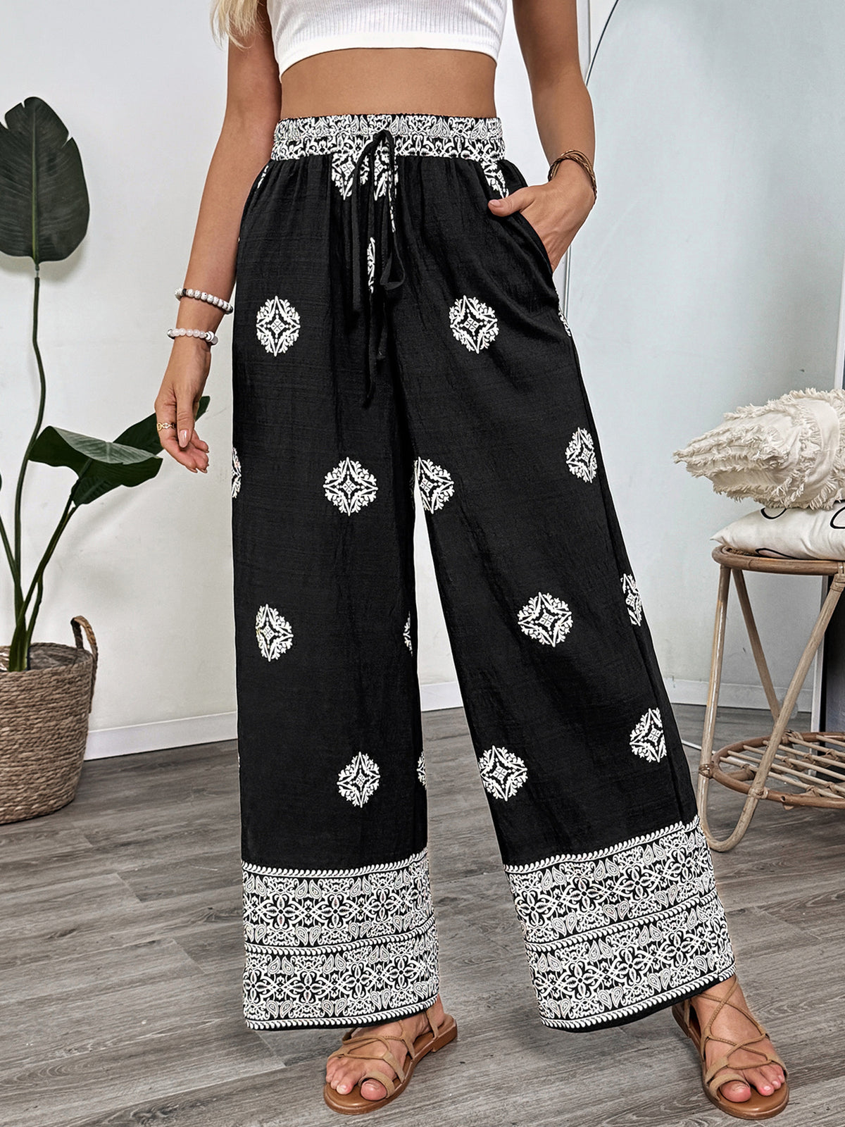 Printed Border Wide Leg Drawstring Pants - Black