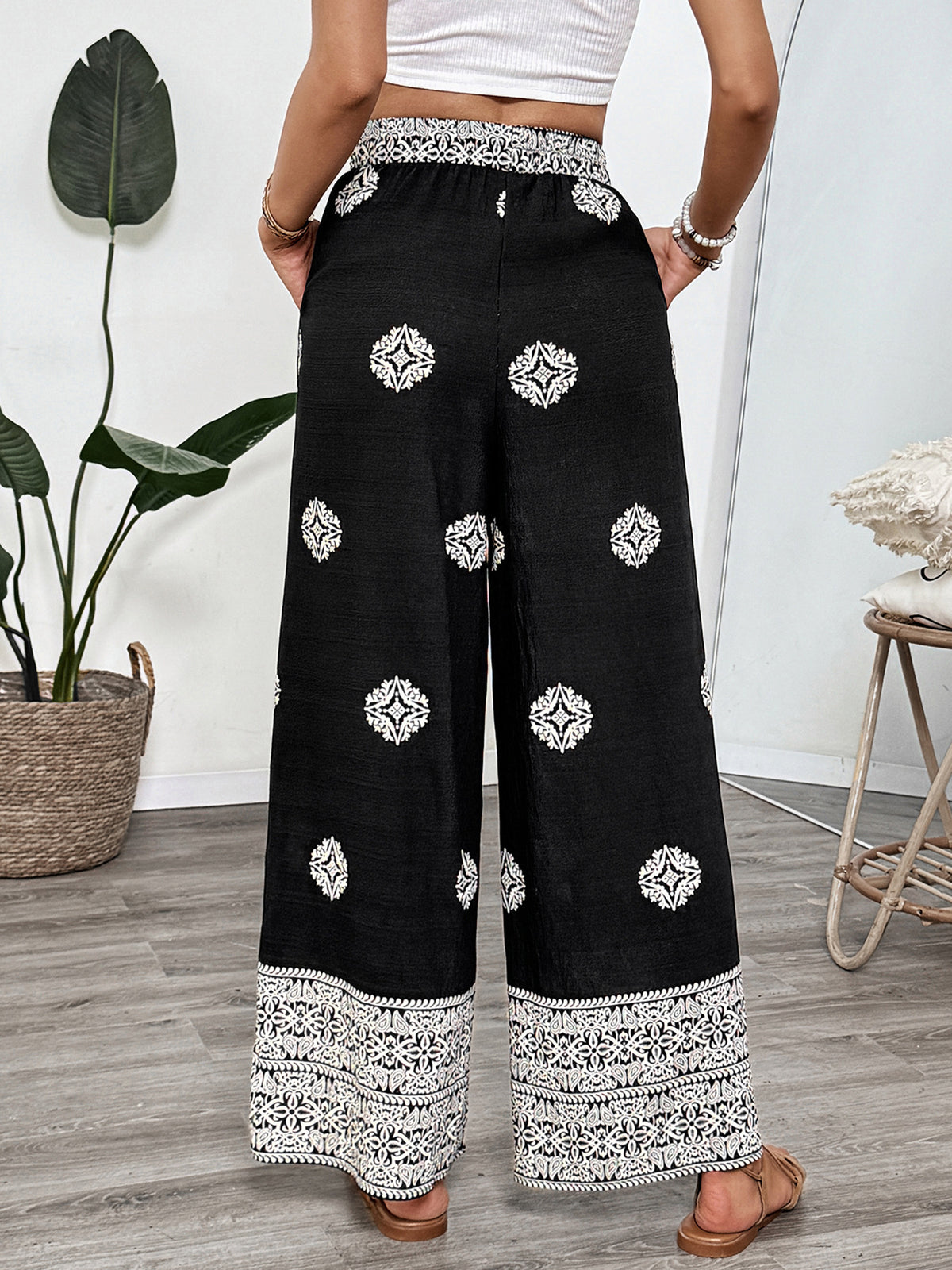 Printed Border Wide Leg Drawstring Pants - Black - 1