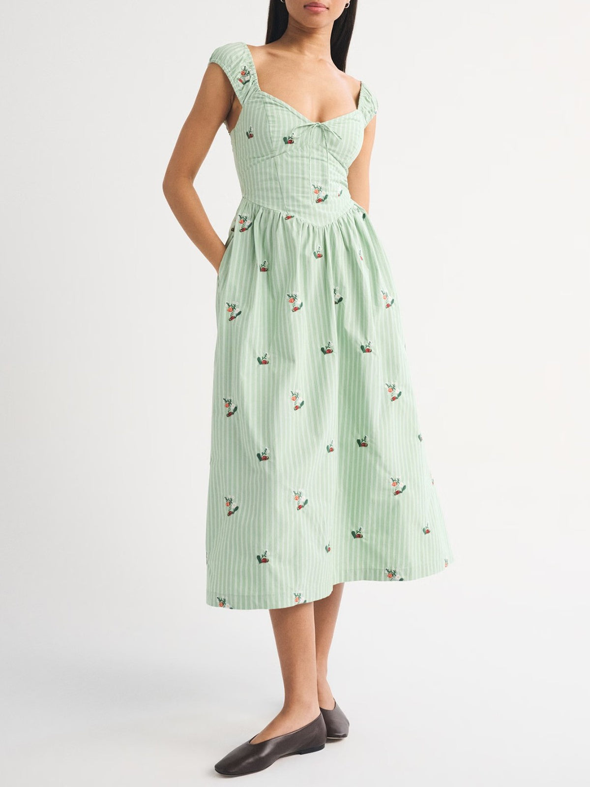 Embroidered Sweetheart Midi Dress With Pockets