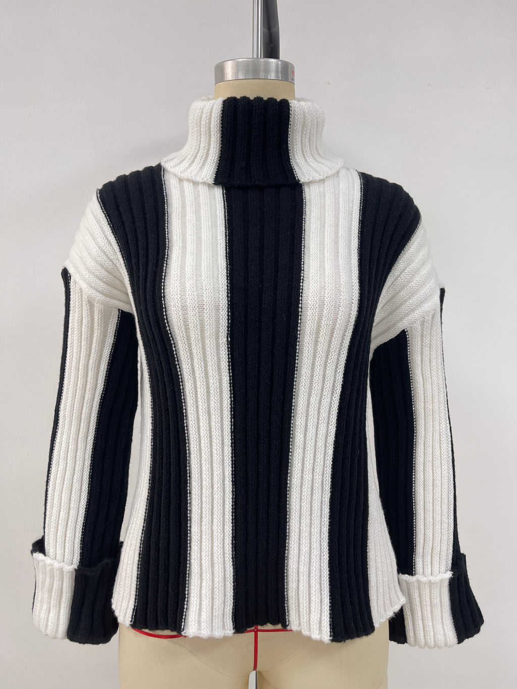 Colorblock Ribbed Turtleneck Knit Sweater - Black