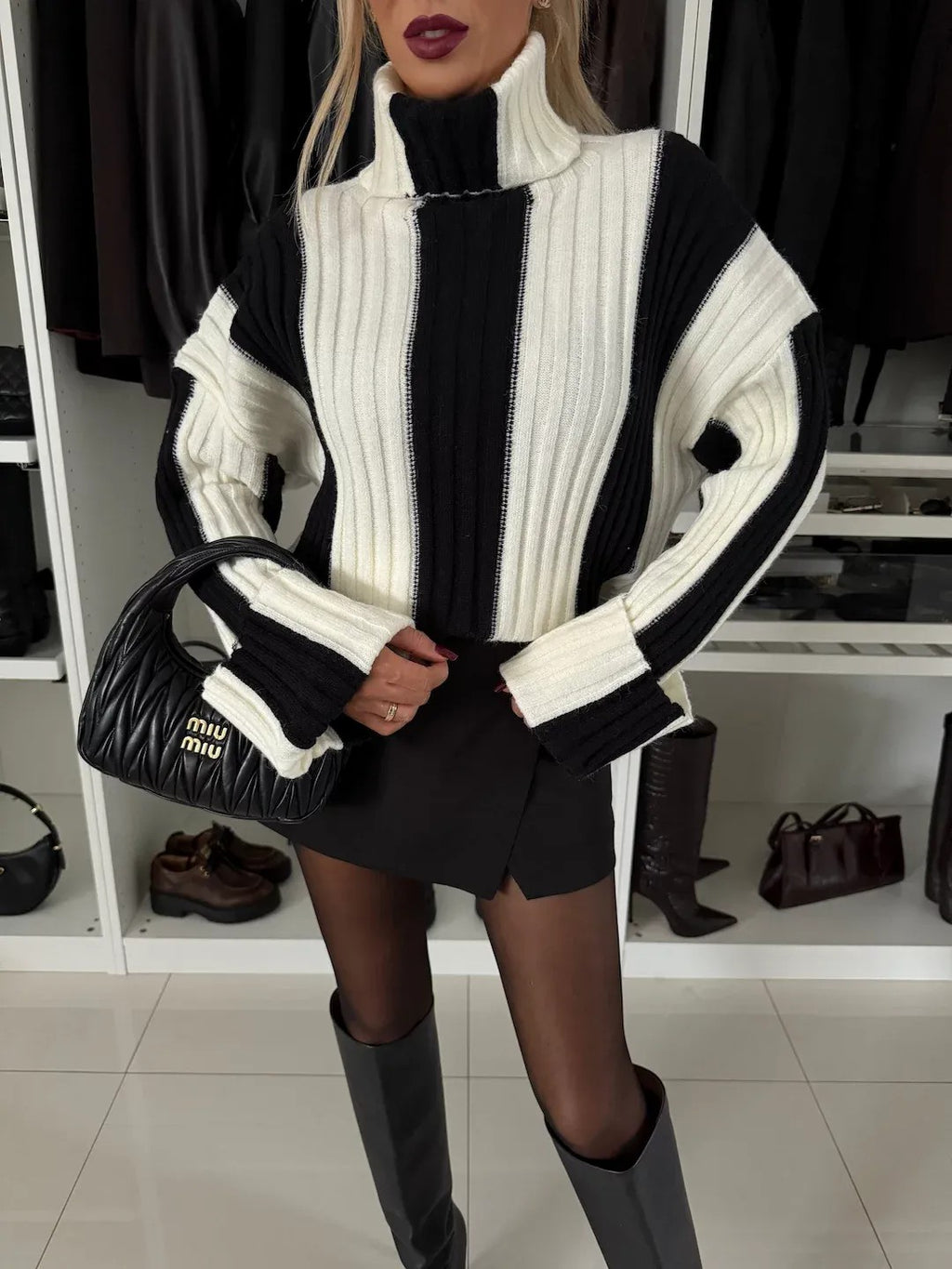 Colorblock Ribbed Turtleneck Knit Sweater - Black - 1