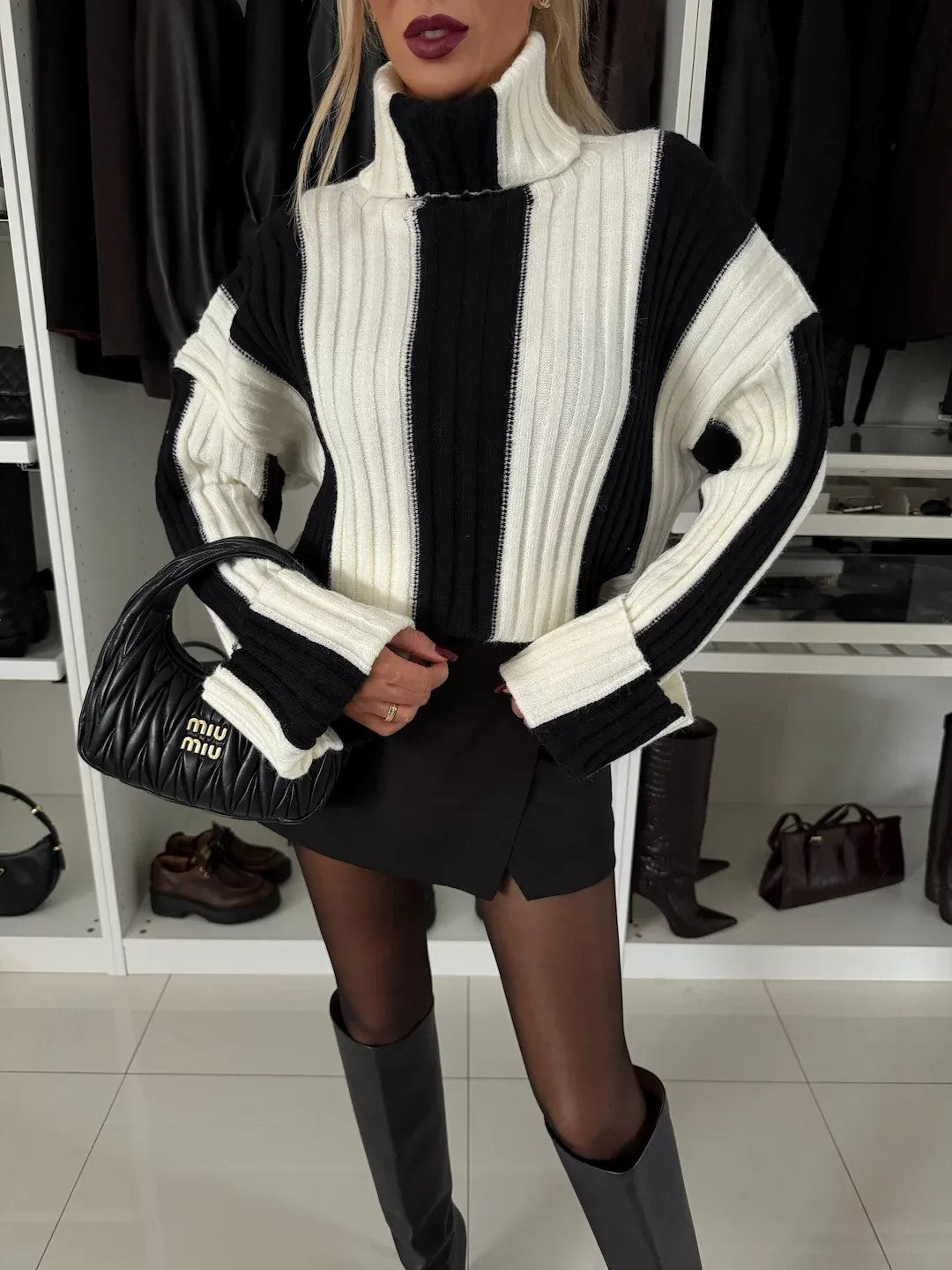 Colorblock Ribbed Turtleneck Knit Sweater - Black - 1
