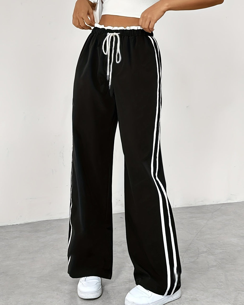 Wide Leg Drawstring Sweatpants With Side Stripes - Black